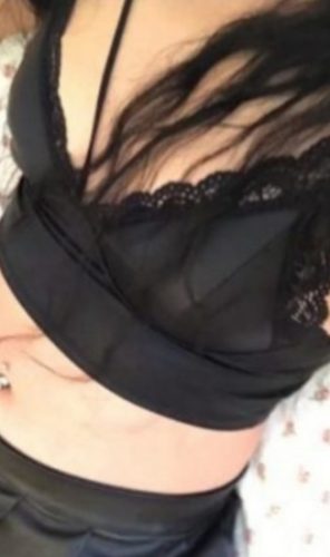 Mersin Balıketli Ela Gözlü Selin 24 Yaşında Kendi Yeri Var — Tozkoparan Escort, Mersin